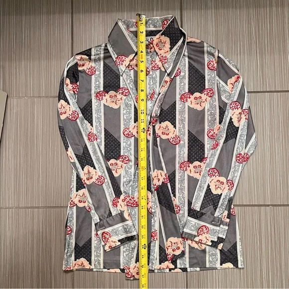 Vintage 1970s long sleeve blouse with tie neckerchief floral grey Vicki Volts - Picture 9 of 12